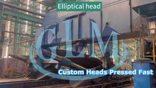 Les têtes elliptiques sont pressées à l’aide d’une presse à tambour.